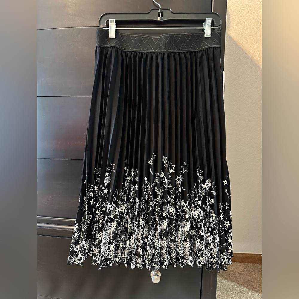 LuLaRoe Jill Black and White Star Patterned Skirt medium NWT